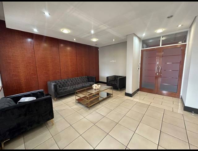 1,818M² OFFICE TO LET IN CENTURY CITY